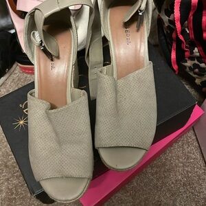 Women’s sandal, wedge heel worn a few times, sole intact, smoke free home